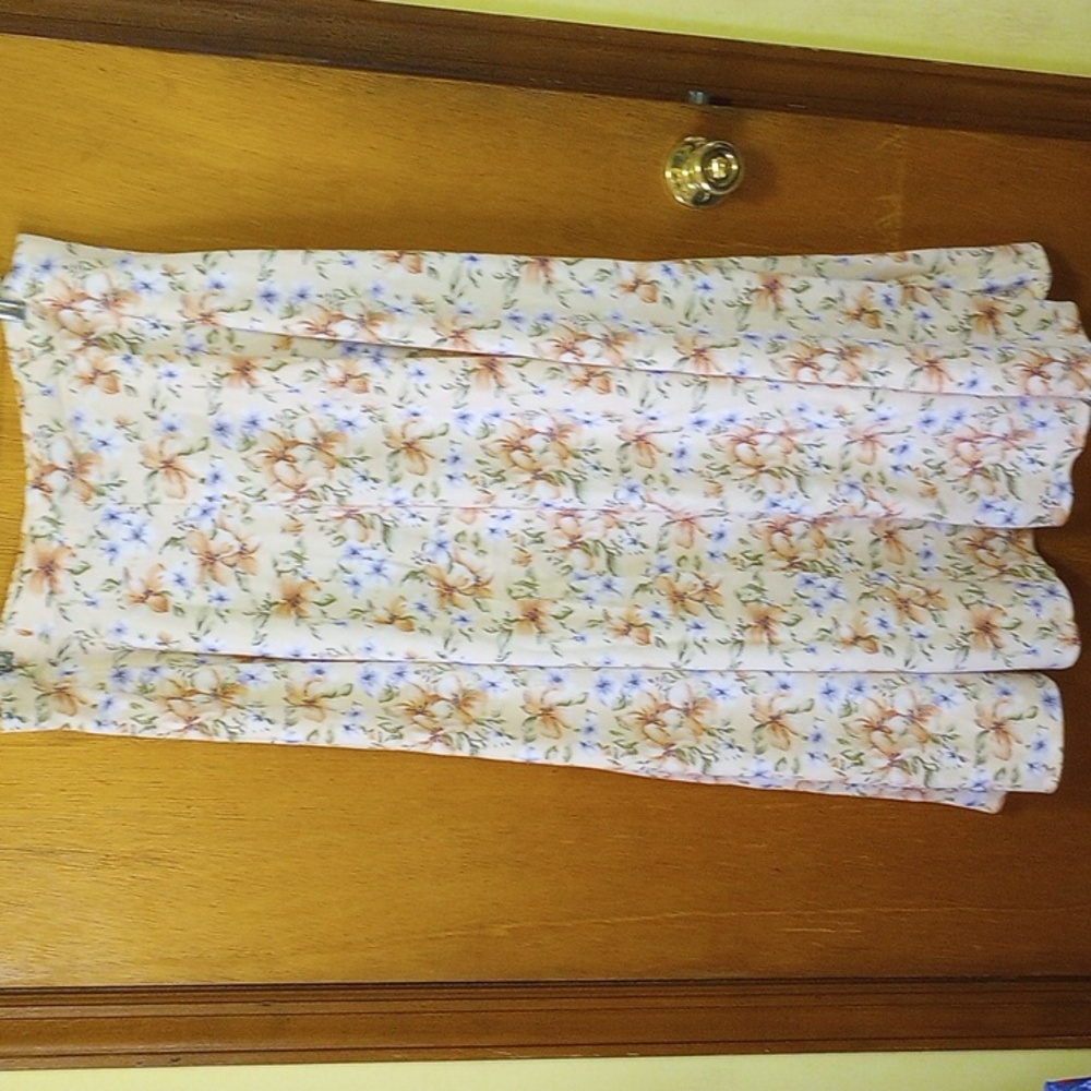 B.U.G. Size 22/24W Peach Maxi Skirt, Polyester & Cotton, Lavender, Green - Picture 4 of 6